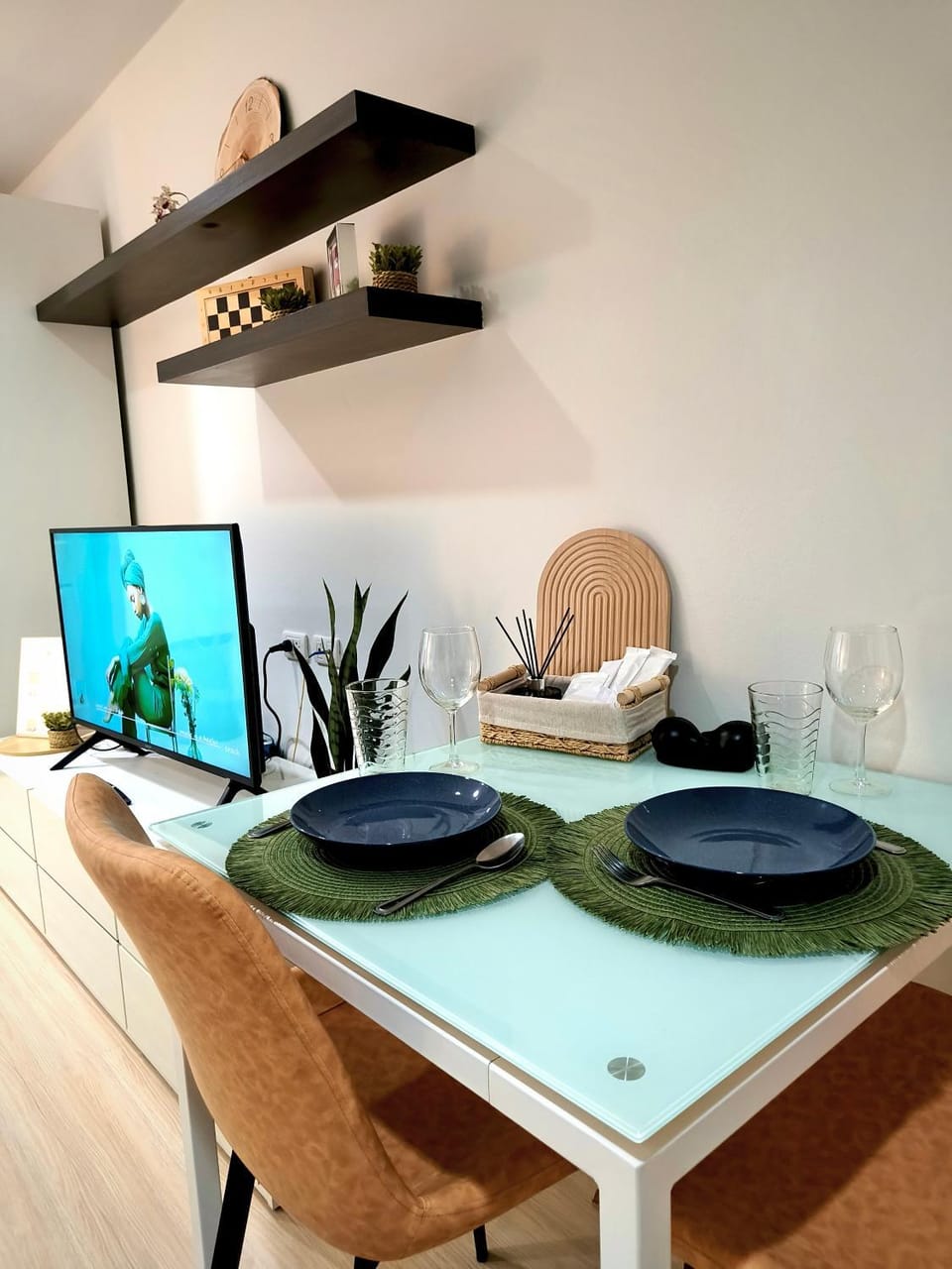 TV and multimedia, Dining area