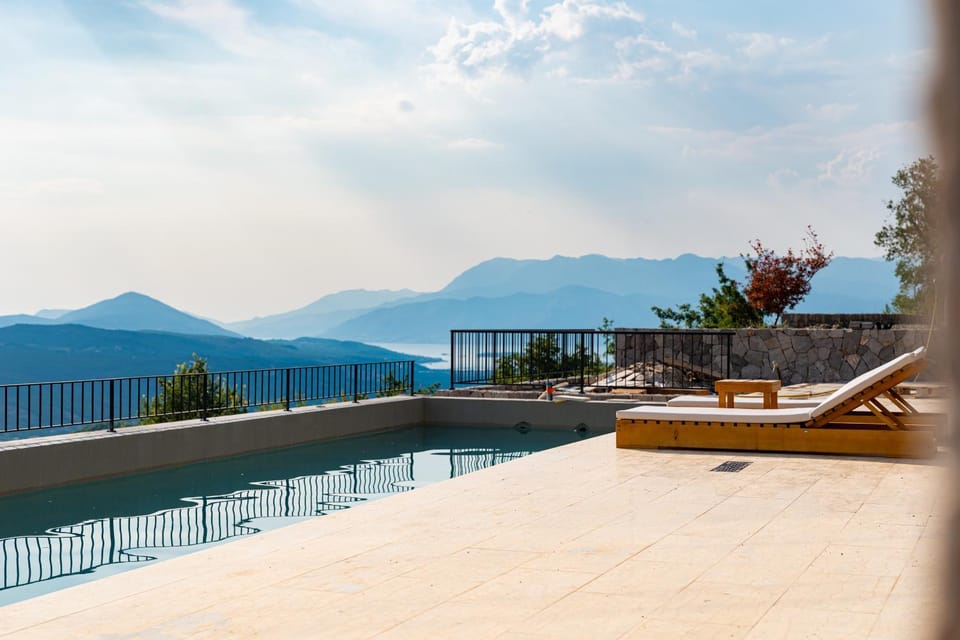 Patio, Balcony/Terrace, Pool view, Swimming pool, sunbed