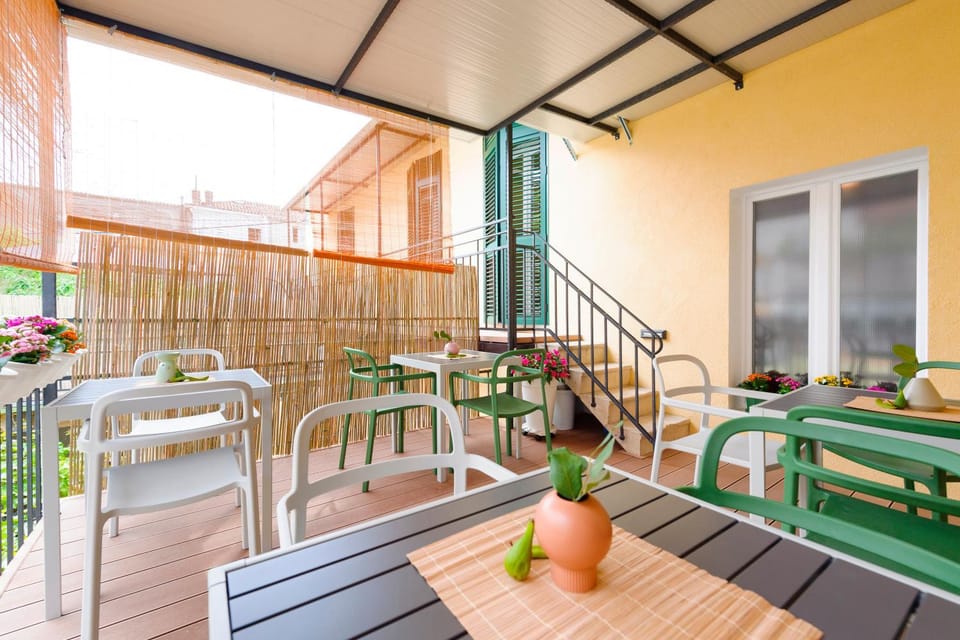 Property building, Balcony/Terrace