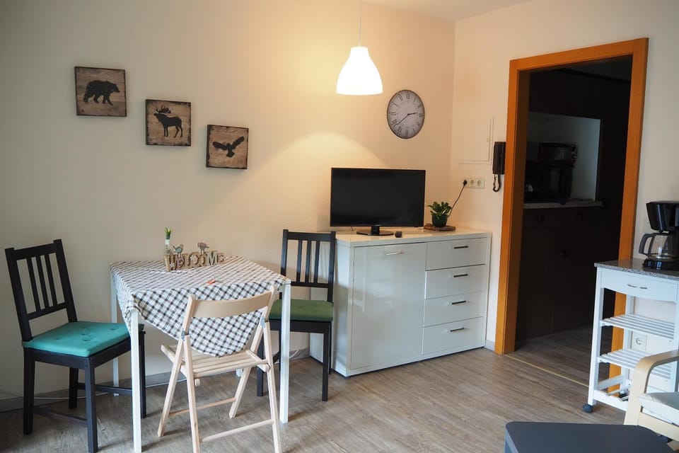 Photo of the whole room, Dining area