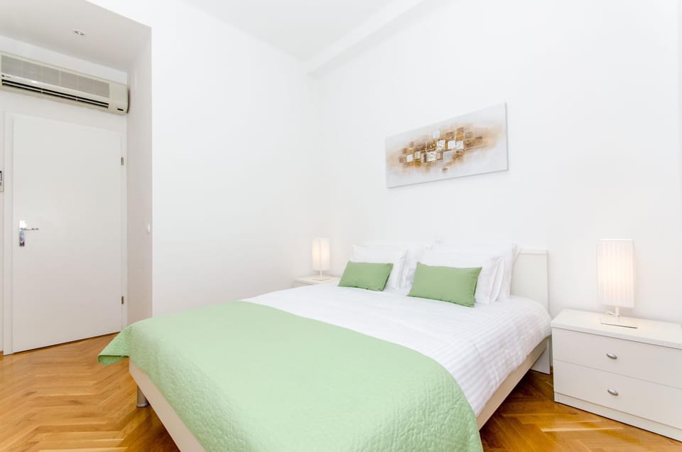 TV and multimedia, Bedroom, Area and facilities
