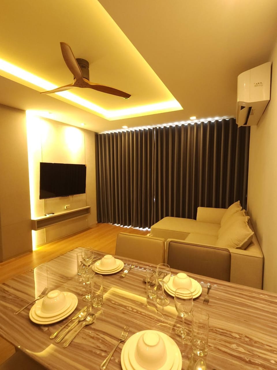 Living room, Seating area, Dining area