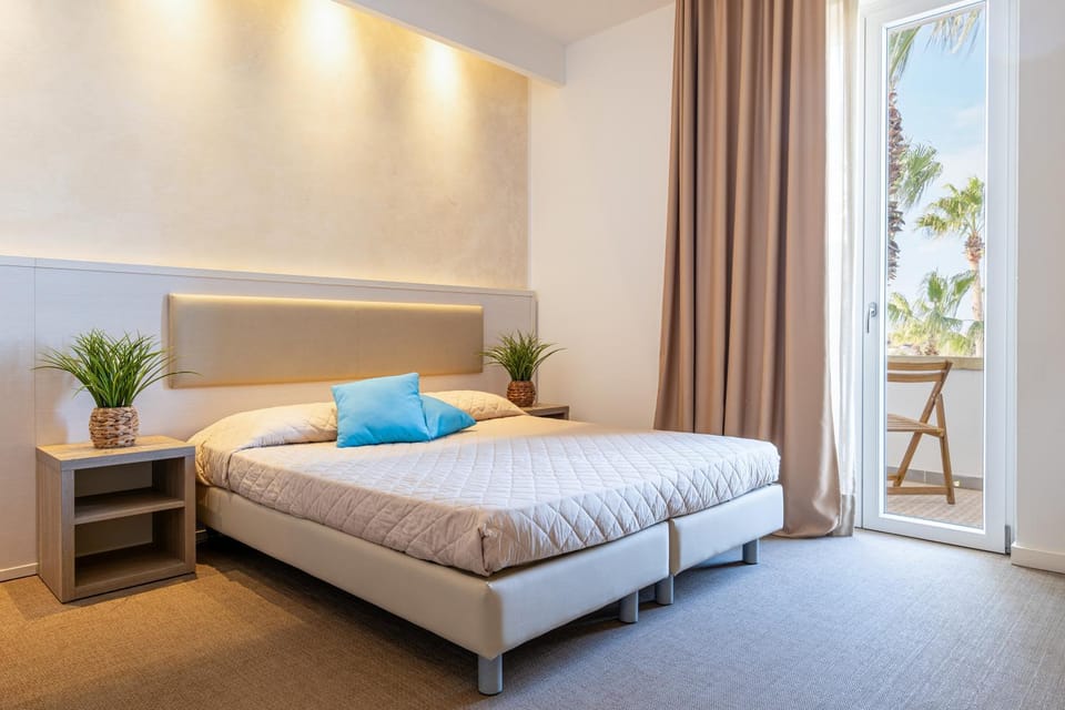 Villaggio Poseidone Beach Resort - Hotel Resort in Torre San Giovanni