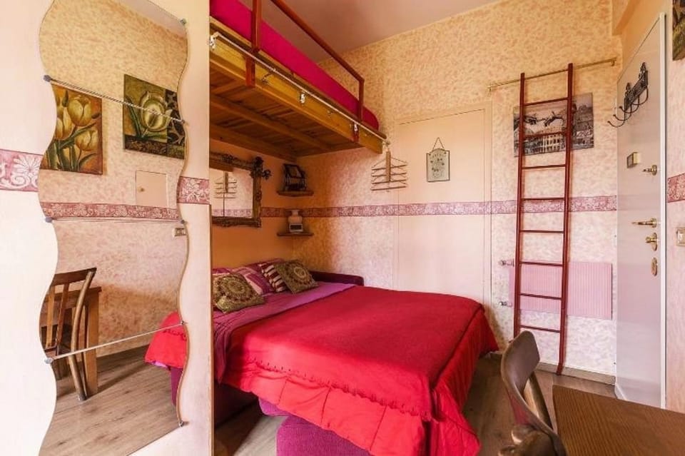 Bed, bunk bed