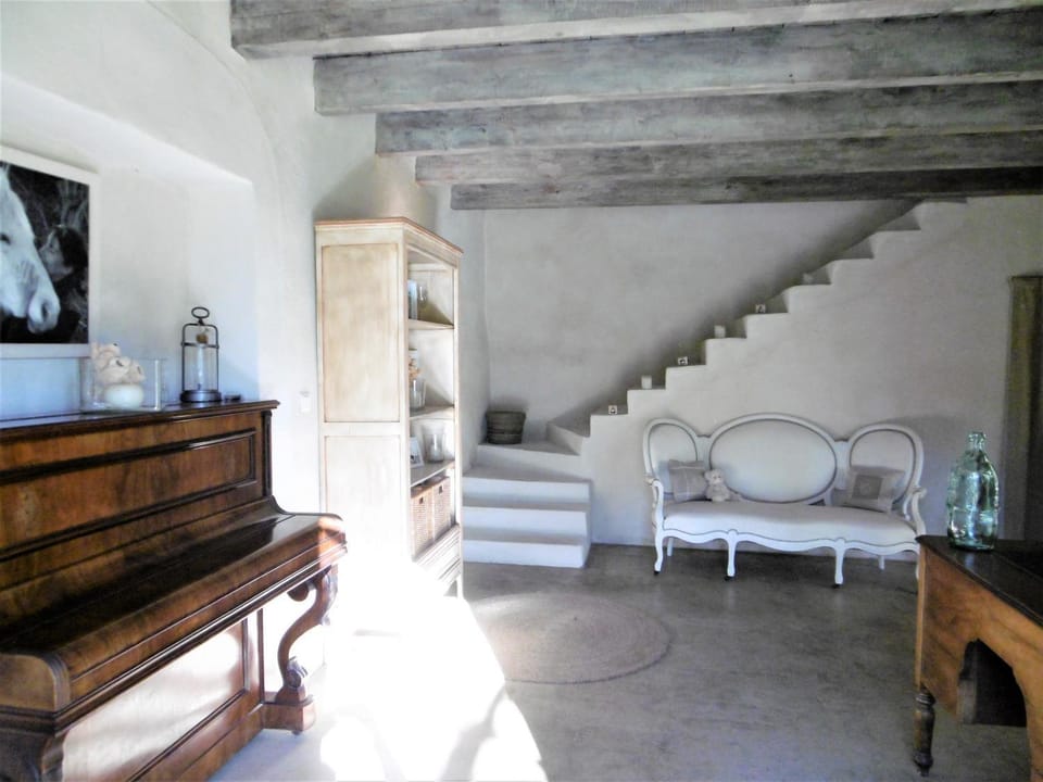 Facade/entrance, Seating area