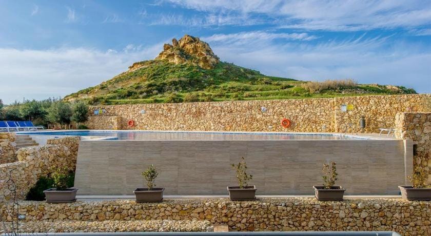 Holiday Escape I Sun, Pool & Beach Bed and Breakfast in Malta