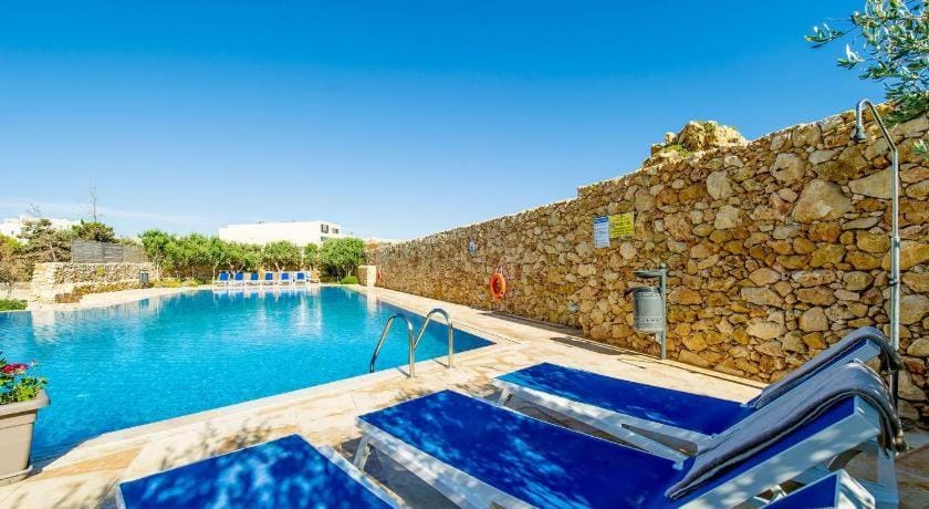 Holiday Escape I Sun, Pool & Beach Bed and Breakfast in Malta