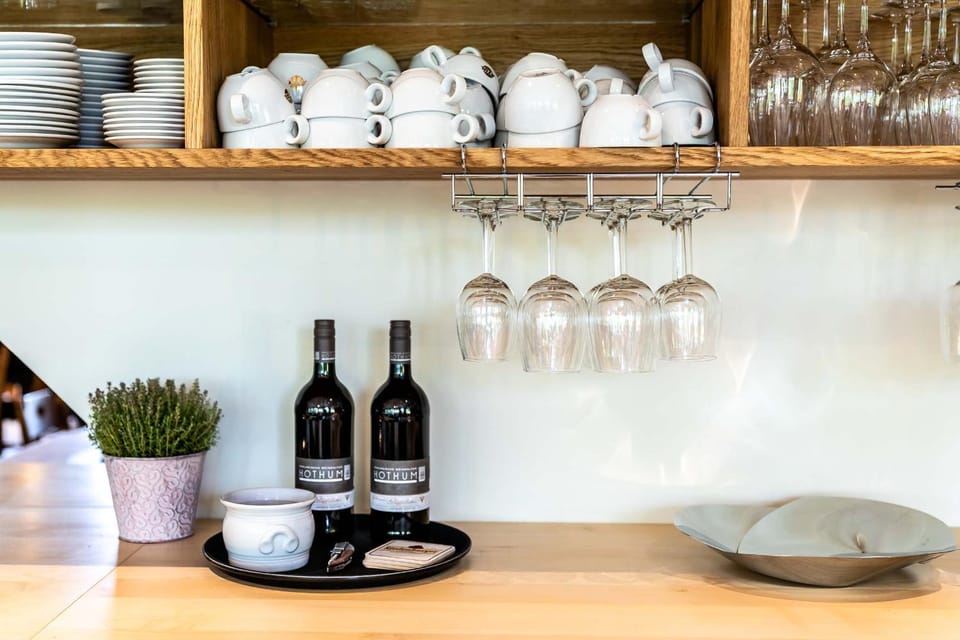 Restaurant/places to eat, Lounge or bar, Food and drinks, Decorative detail
