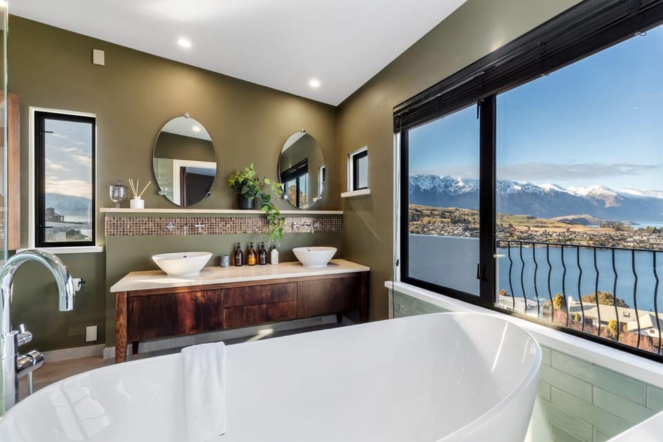 Bathroom, Mountain view