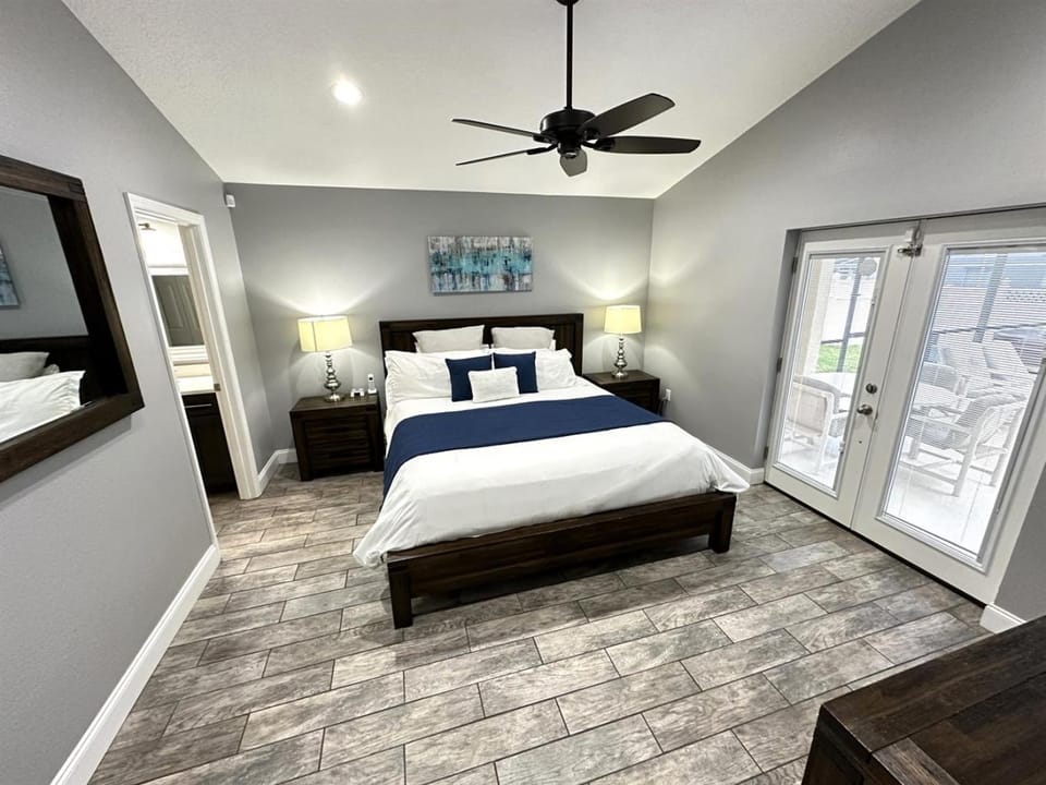 Luxury Retreat with 2 Master Suites Pool & Hot Tub BBQ Pool Table 2 Miles Disney House in Four Corners