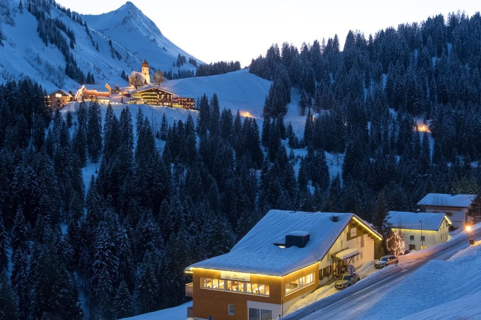 Property building, Neighbourhood, Winter