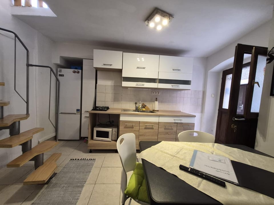 Living room, Dining area, kitchen