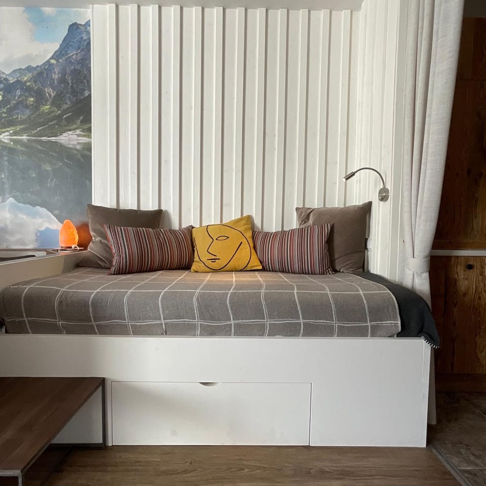 Communal lounge/ TV room, Bed, Living room, Seating area