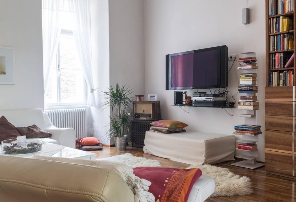 Communal lounge/ TV room, Library, Living room