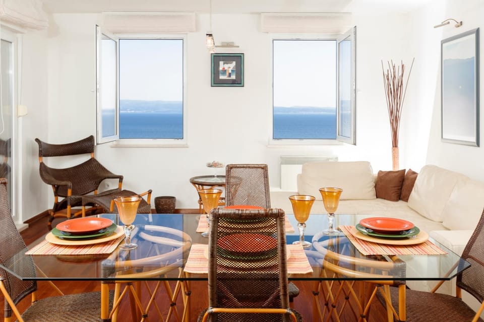 Living room, Dining area, Sea view