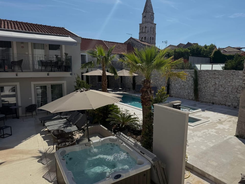 Pool view, Swimming pool