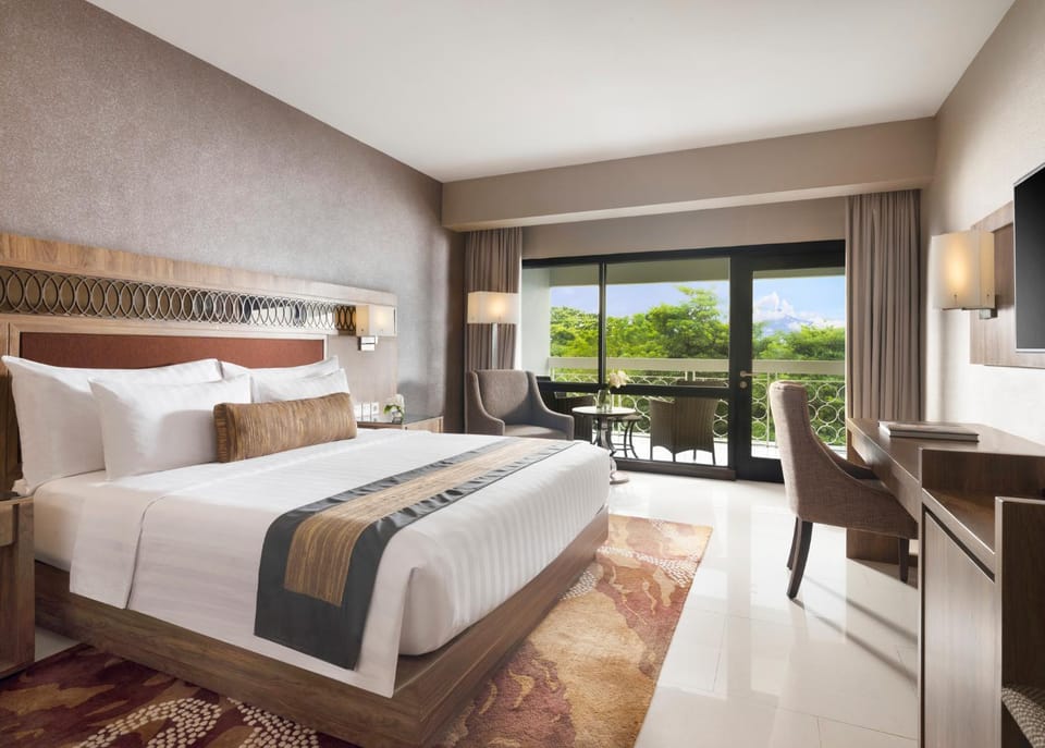 Bed, View (from property/room), Balcony/Terrace, Bedroom