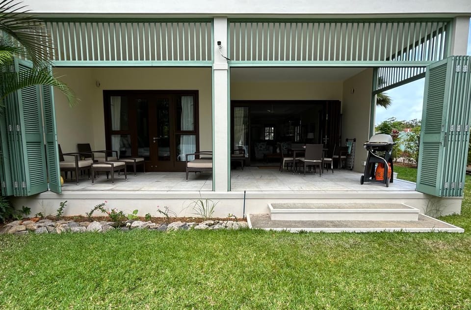 Property building, Patio, Garden