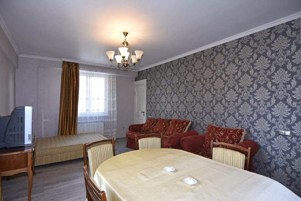 Уютная квартира около медицинского центра Астхик! Apartment in Yerevan