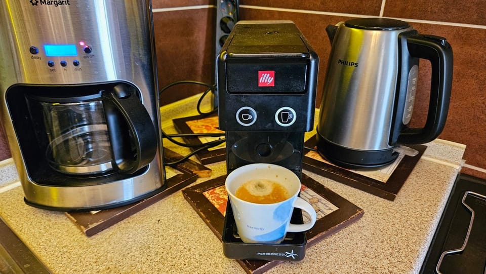 Coffee/tea facilities, Kitchen or kitchenette