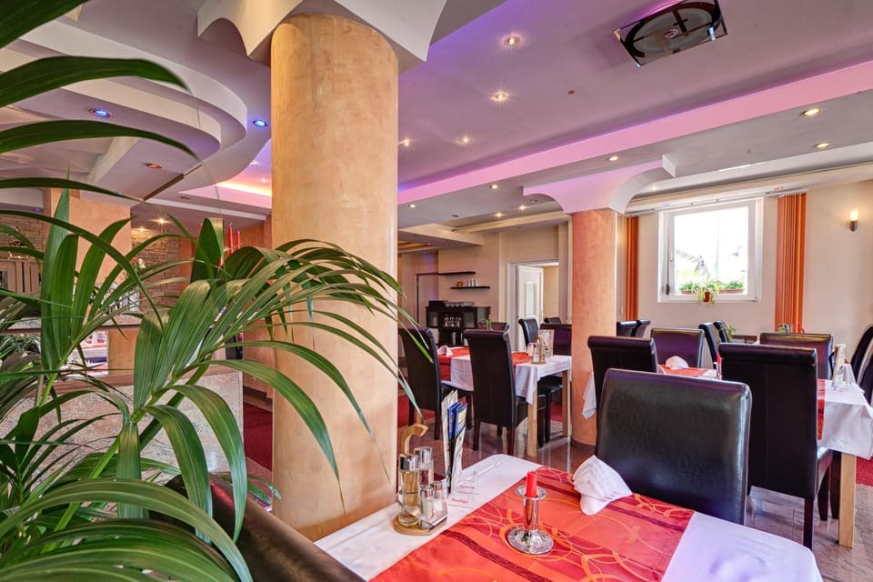 Restaurant/places to eat, Day