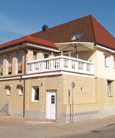 Facade/entrance, Day