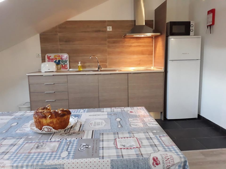 Kitchen or kitchenette