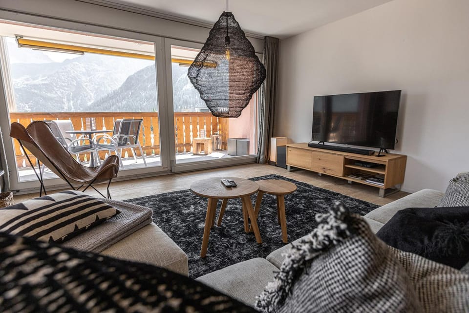 TV and multimedia, View (from property/room), Balcony/Terrace, Living room, Mountain view
