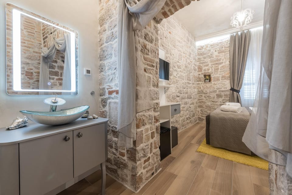 Zara Palace - design rooms Bed and Breakfast in Zadar