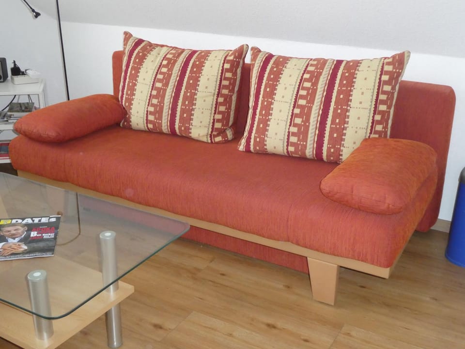 Gäste-und Ferienwohnung Magdeburg Alt-Olvenstedt, zwei Schlafzimmer, Treppenlift, ruhige Lage, Nähe Klinikum und Abfahrten A 2 und A 14 Apartment in Magdeburg
