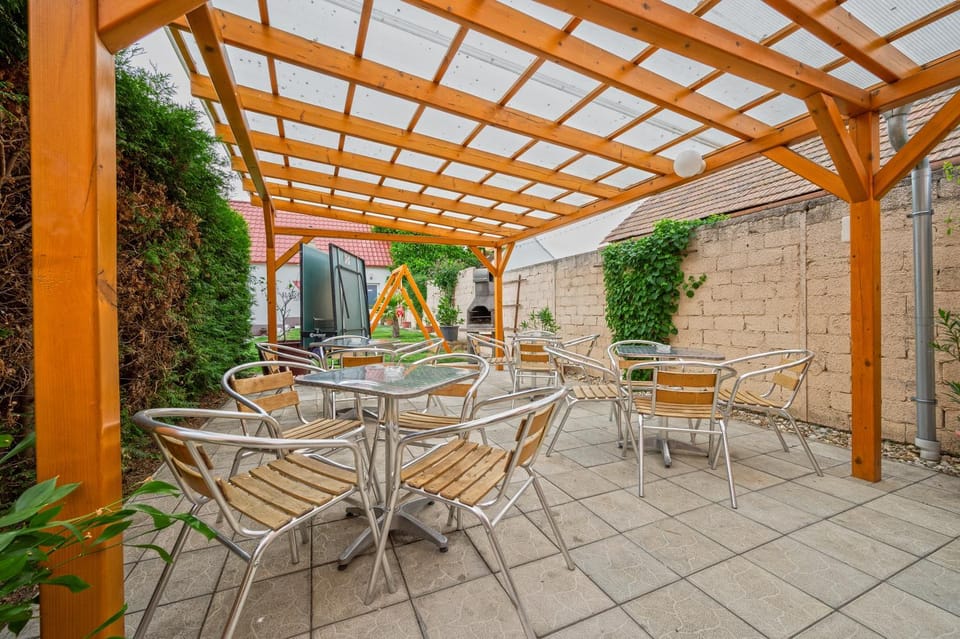BBQ facilities, Garden, Balcony/Terrace