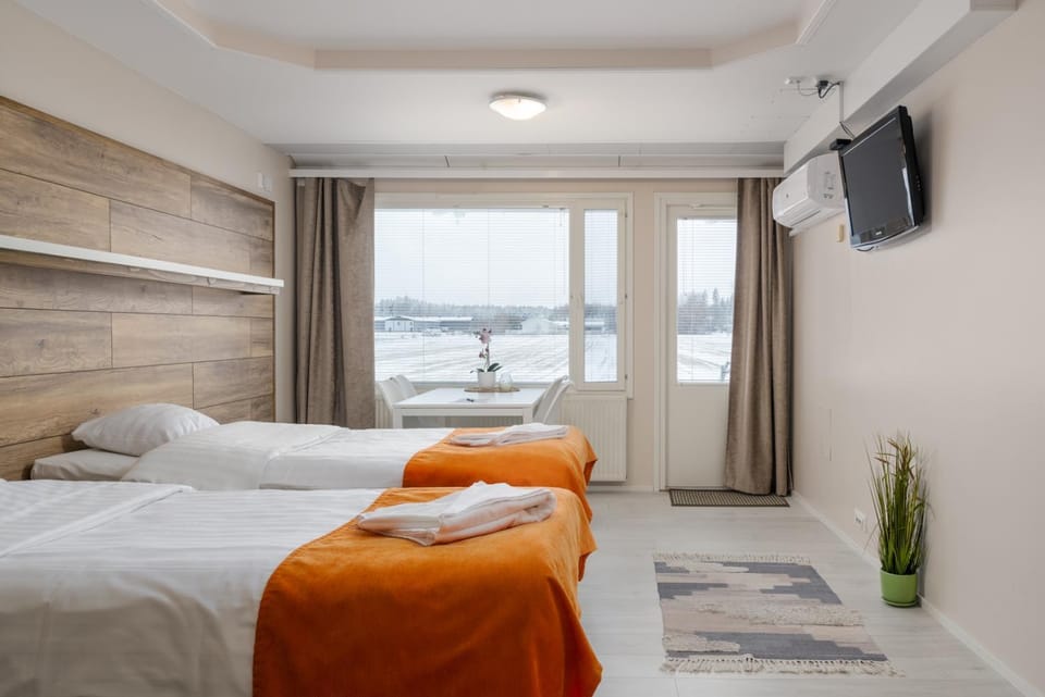 Bed, TV and multimedia, towels