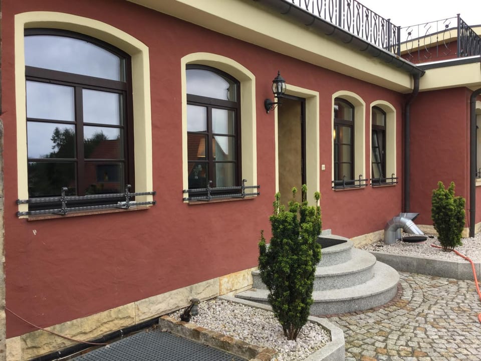 Facade/entrance