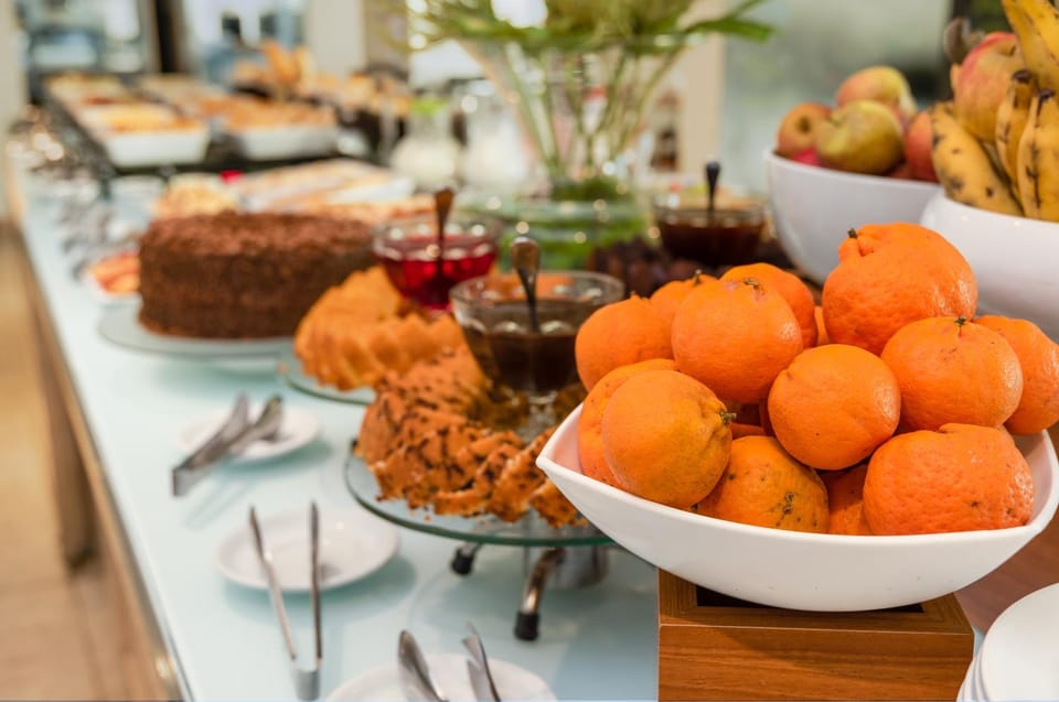 Food and drinks, Food, Continental breakfast, Buffet breakfast