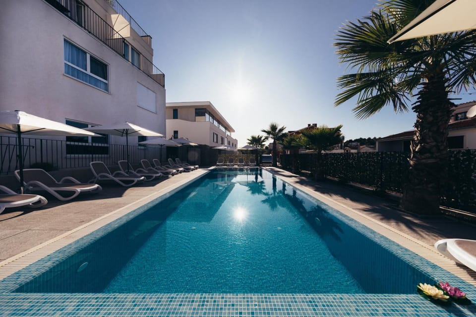 Swimming pool, sunbed