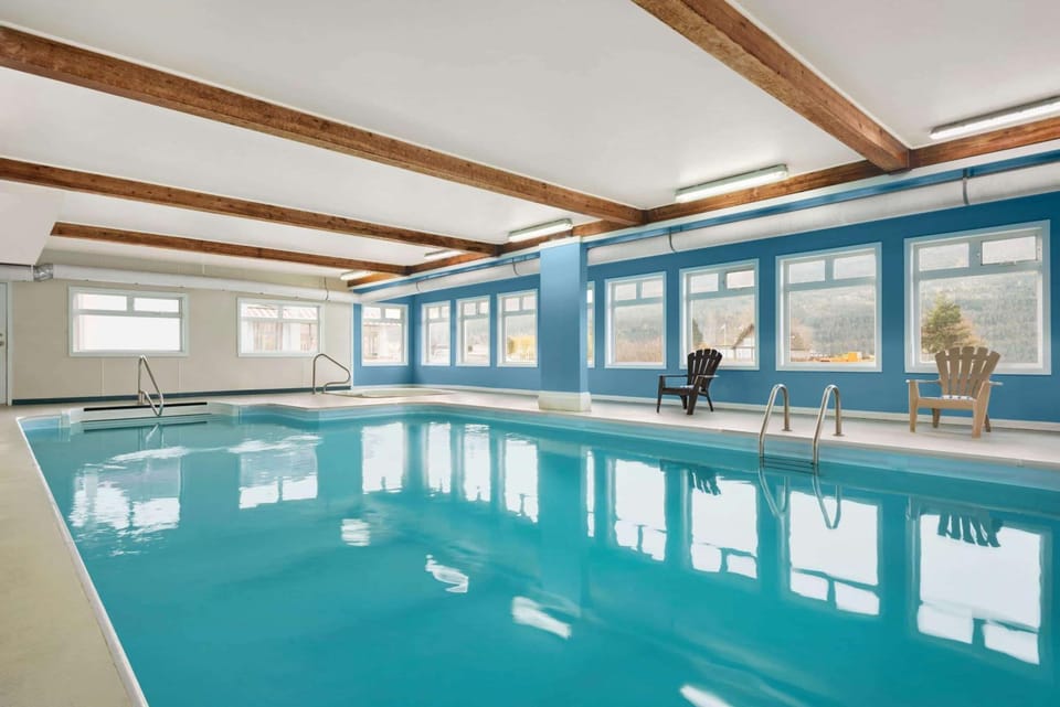 On site, Pool view, Swimming pool
