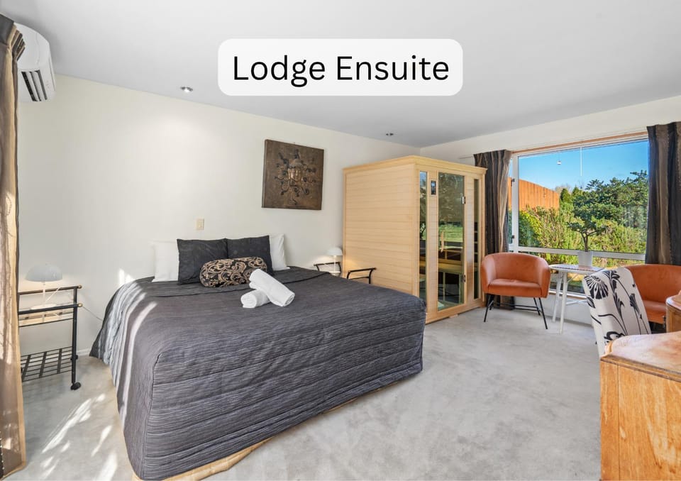 Sauna, Bedroom, Mountain view