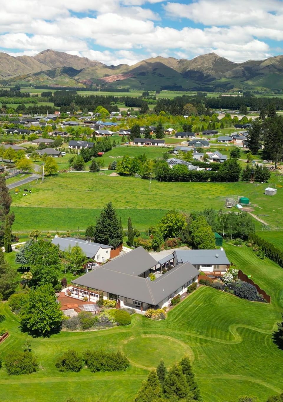 Neighbourhood, Natural landscape, Bird's eye view, Mountain view