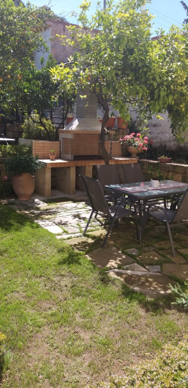 Patio, BBQ facilities, Evening entertainment, Garden view