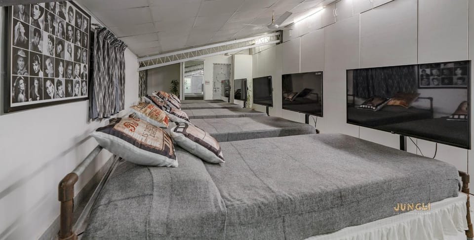 Bed, Photo of the whole room