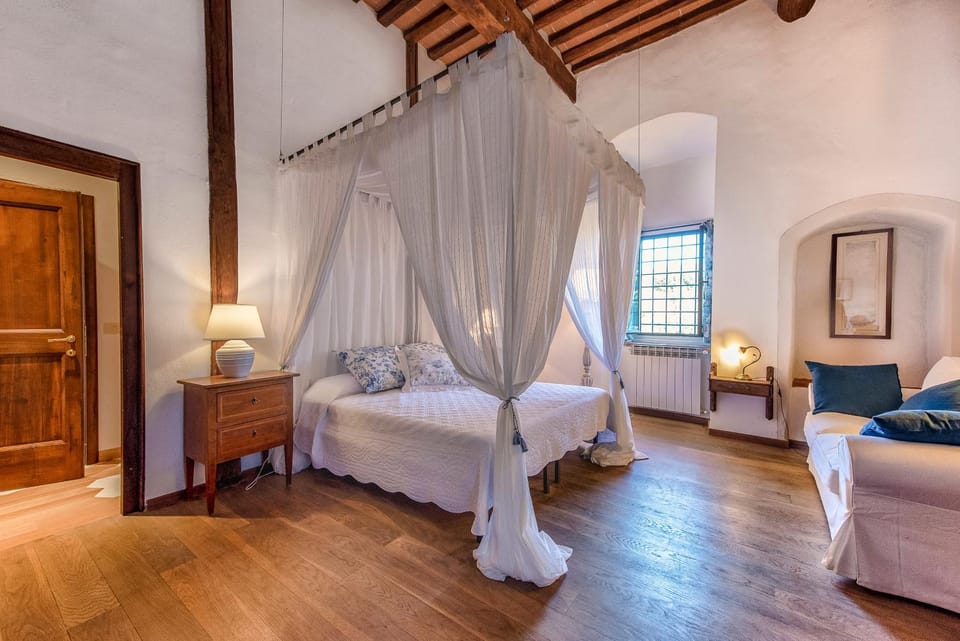 Torre di Badia Bed and Breakfast in Tuscany
