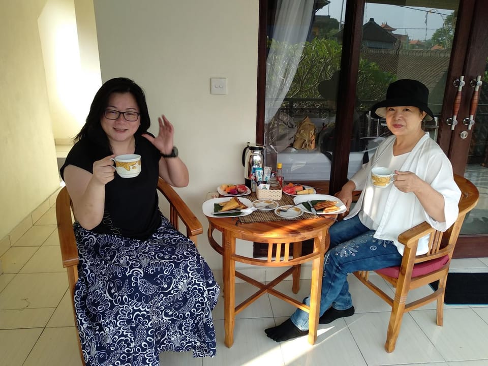 Staff, Food and drinks, Food