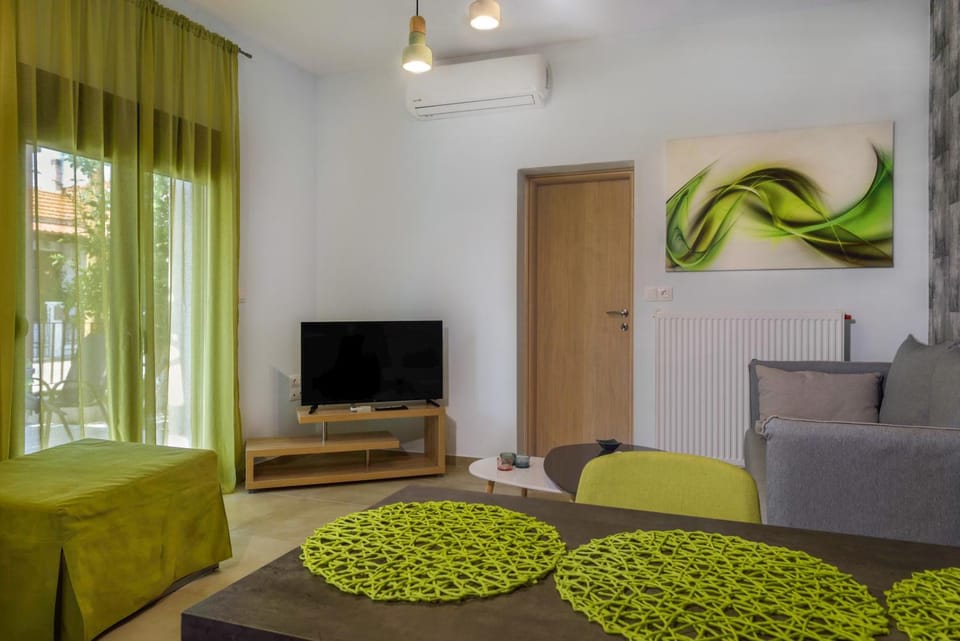 TV and multimedia, Photo of the whole room, Seating area