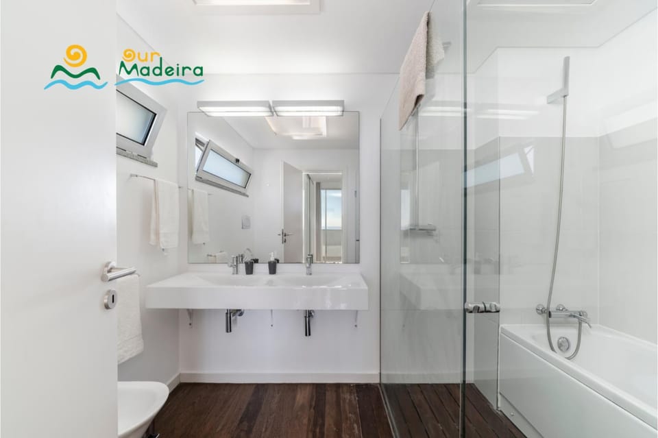 Bathroom, Bath