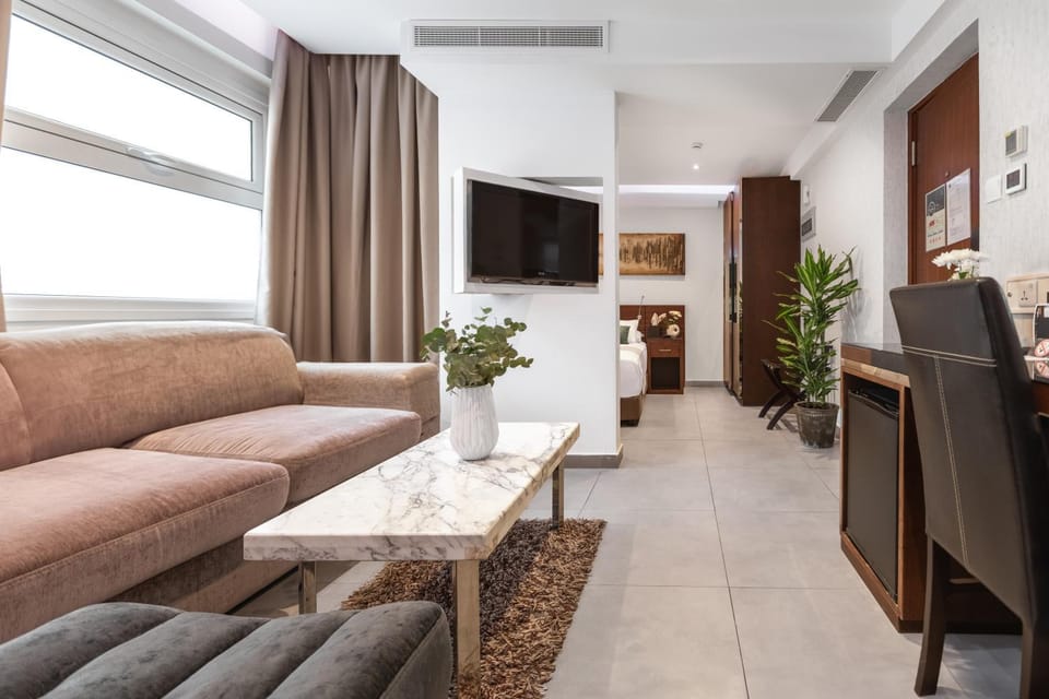 Communal lounge/ TV room, TV and multimedia, Seating area
