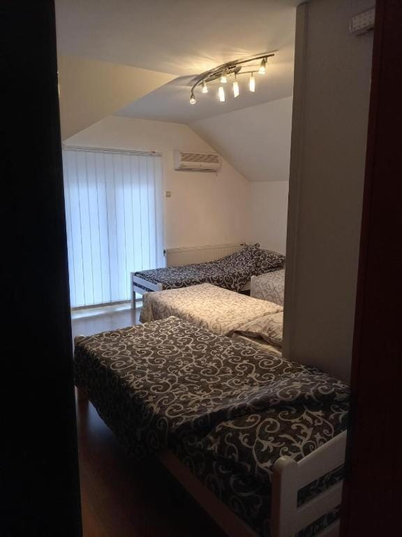 Tri šešira Ljubovija Inn in Serbia