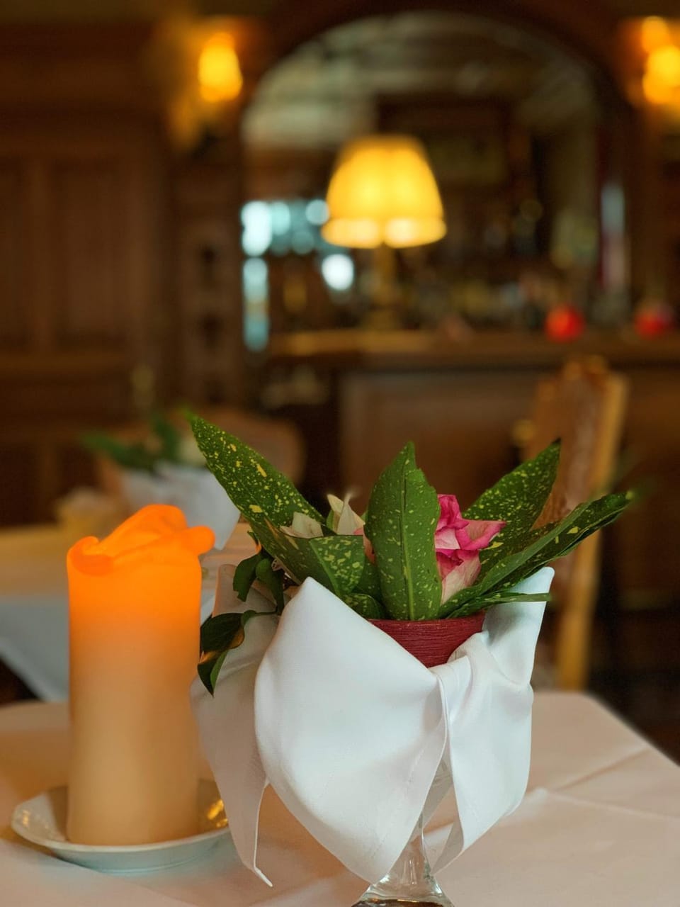 Lounge or bar, Food and drinks