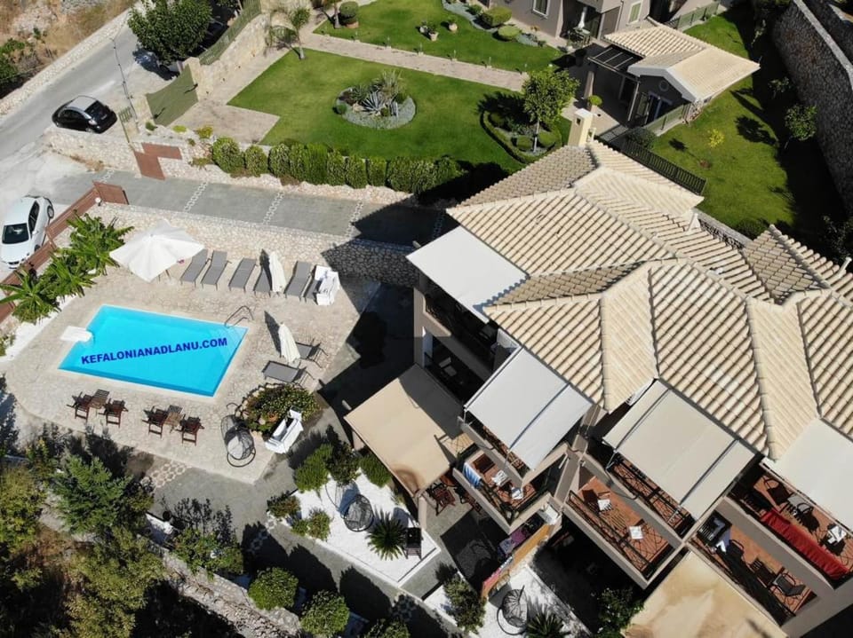 Property building, Patio, Balcony/Terrace, Swimming pool