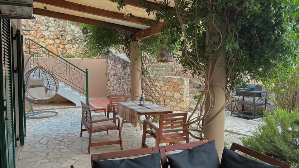 BBQ facilities, Seating area