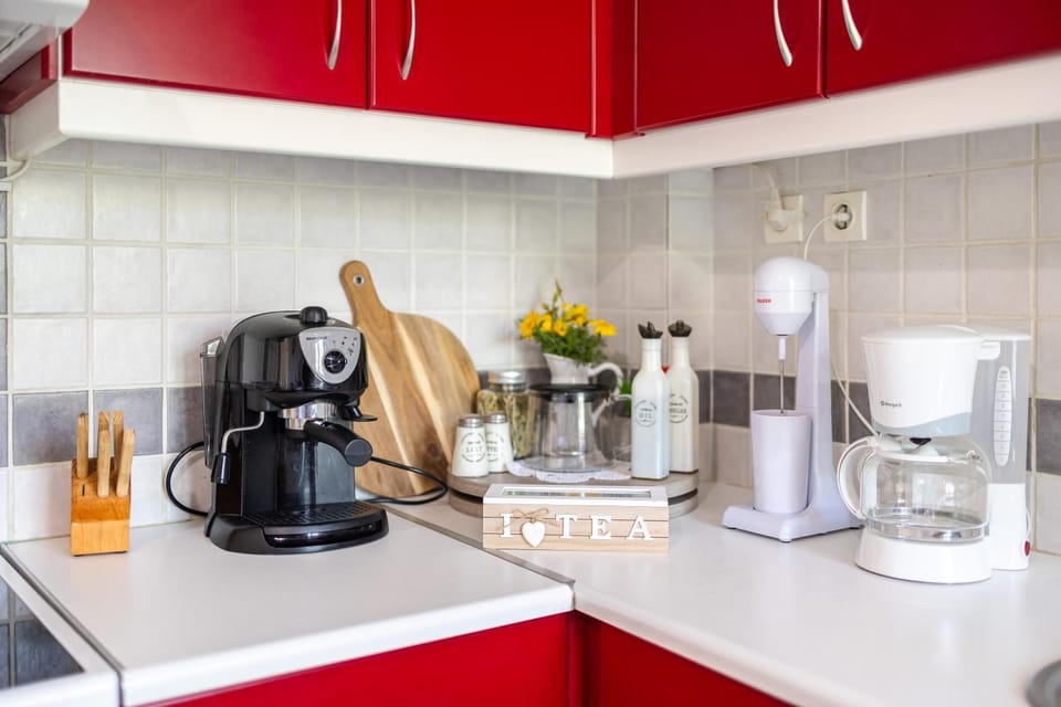 Coffee/tea facilities, Kitchen or kitchenette